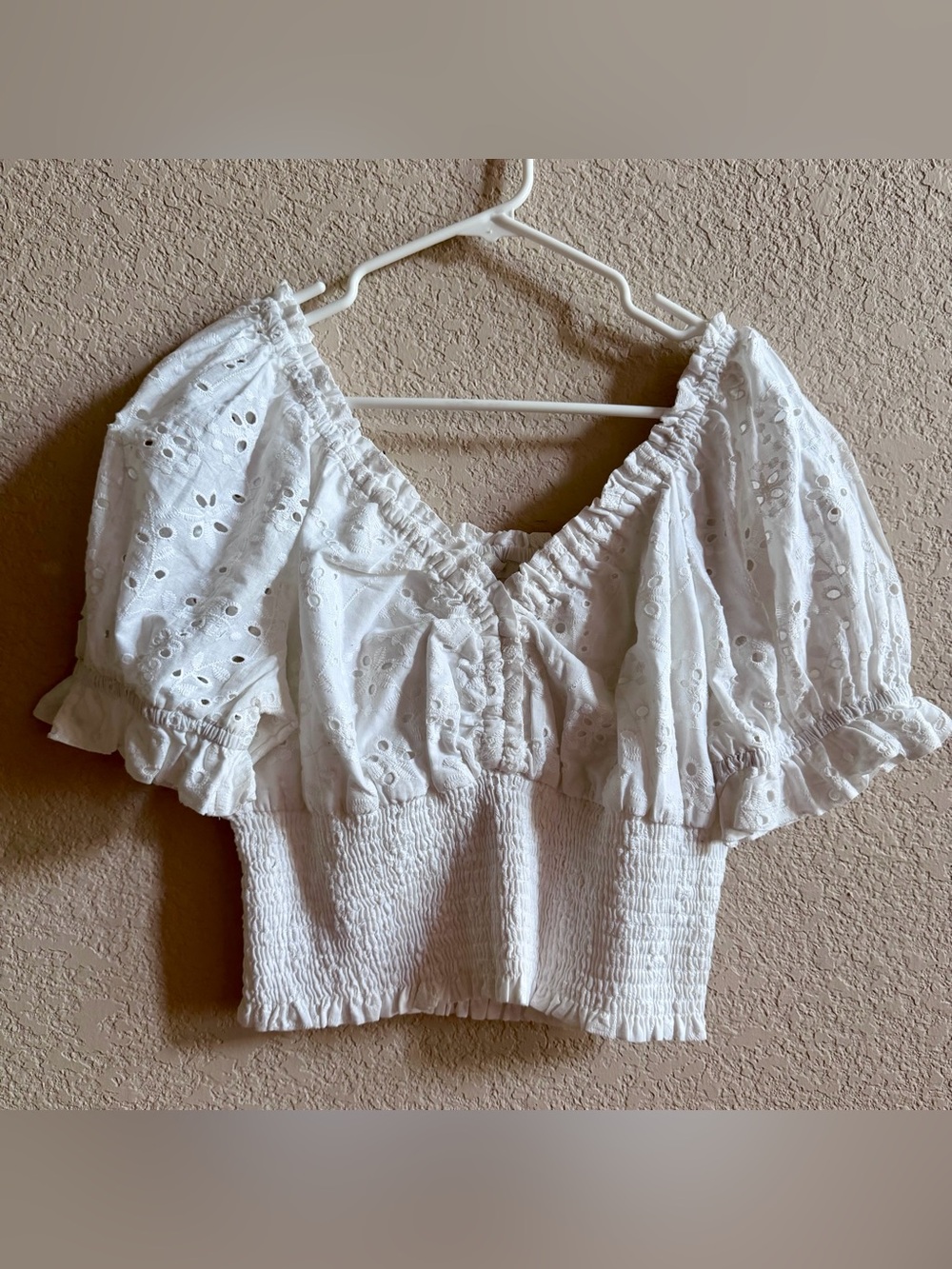 Jennifer & Grace White Eyelet Lace Top Sz L Cropped Cottage Boho Puff Sleeve